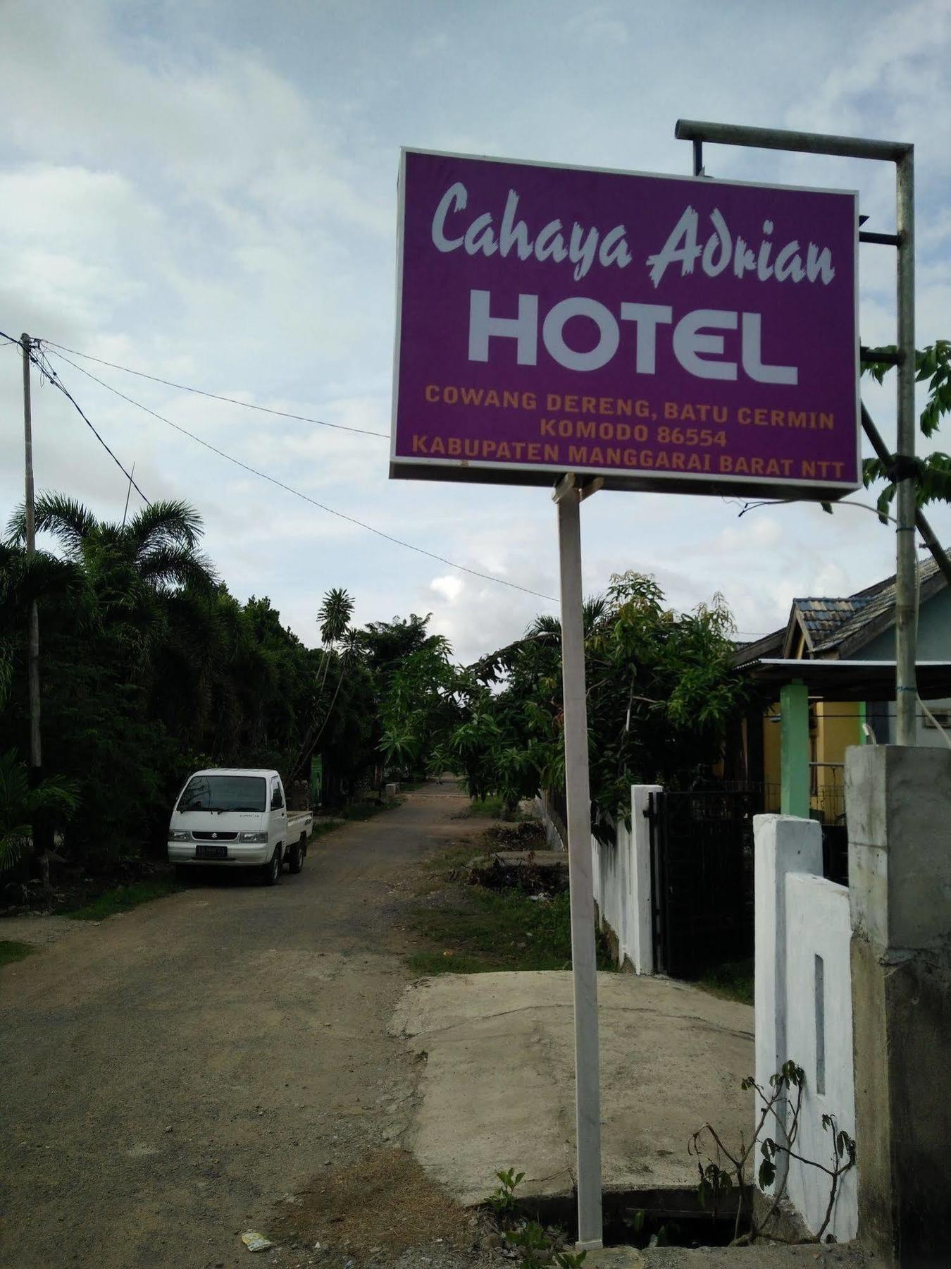 Cahaya Adrian Near Komodo Airport Labuan Bajo Buitenkant foto